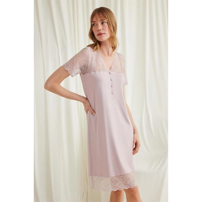 Vipmarketim Yakası Kolu Omzu Ve Etek Ağzı Dantelli Önü Düğmeli Gecelik