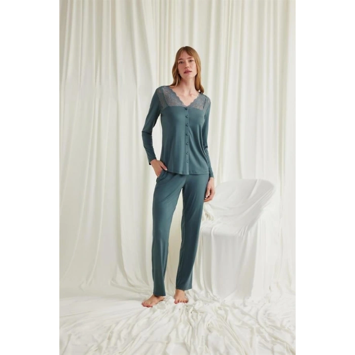 VipMarketim Yakası Omzu Ve Paçası Dantelli Boydan Düğmeli Pijama Takımı