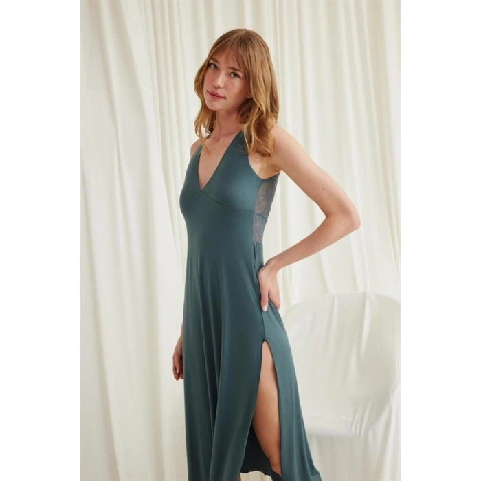 Vipmarketim Yakası Ve Sırtı Dekolteli Dantelli Yırtmaçlı Gecelik