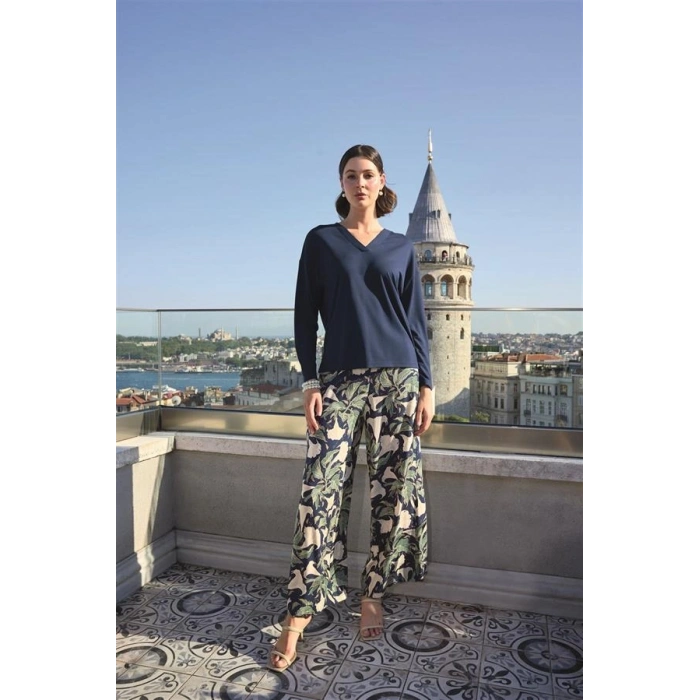 Vipmarketim Yaprak Desenli Uzun Kollu V Yaka Pijama Takımı