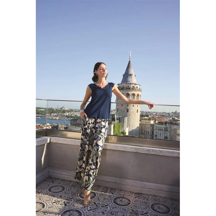 Vipmarketim Yaprak Desenli Ve Dantelli 3lü Pijama Takımı