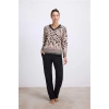 VipMarketim Anıl Kadın Uzun Kollu Dantelli Yaka Leopar Desenli T-Shirt Ve Pantolon Pijama Takımı ( ) (Kod:11540)