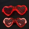 VipMarketim Kırmızı LED Işıklı Kalp Gözlük – 3 Modlu