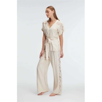 VipMarketim Anıl Kısa Kol V Yaka Kadın Viskon Düz Yazlık Dokuma Dantel Detaylı Pijama Takımı Sabahlık (Kod:9947)