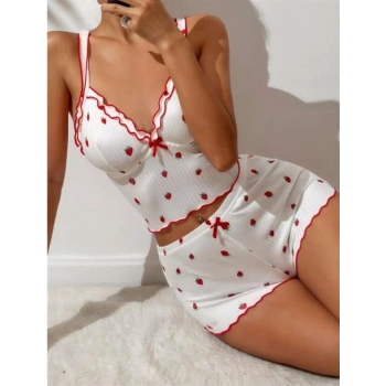 Vipmarketim Beyaz Üstüne Çilek Desenli Fitilli Askılı Şortlu Pijama Takımı
