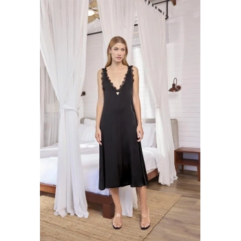 Vipmarketim Göğüs Ve Sırt Dekolteli Dantelli Saten Gecelik