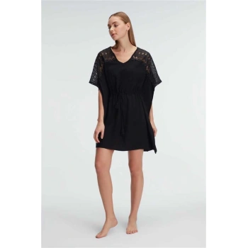 VipMarketim Kısa Kol V Yaka Viskon Düz Yazlık Mini Dantel Detaylı Pijama Takımı