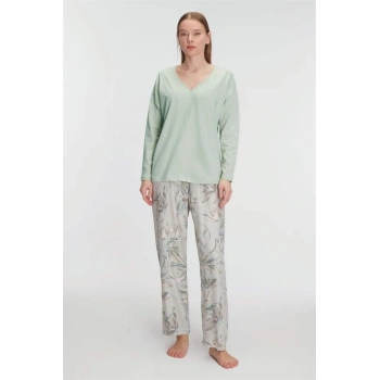 VipMarketim  Uzun Kol V Yaka Pijama Takımı