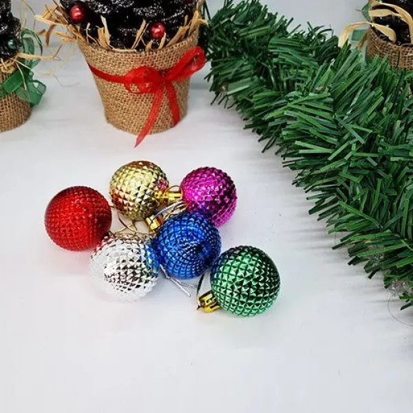 Çam Ağacı Süsleri Tırtıklı Top Renkli 6 Adet 4 cm