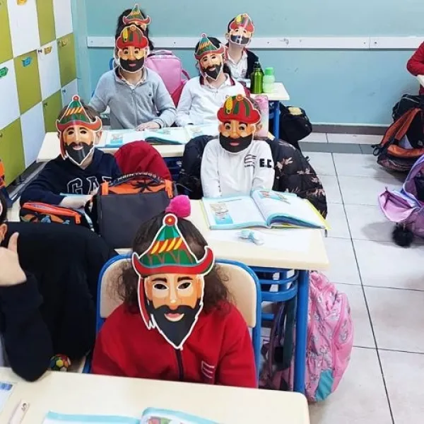 Hacivat ile Karagöz Kağıt Maske 6 Adet