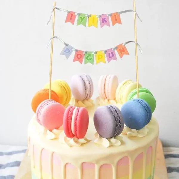 İyi ki Doğdun Pasta Bayrağı Makaron Renkli