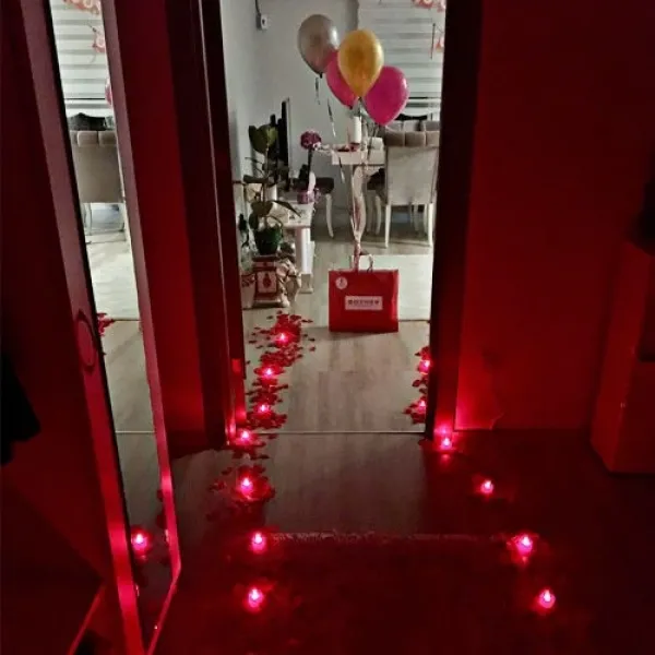 Kırmızı Kalpli Led Mum 24 adet + 500 adet Gül Yaprağı