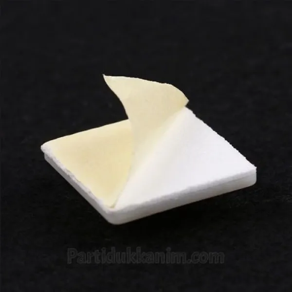 Yapışkanlı Kroşe 28*28mm. (10 adet)