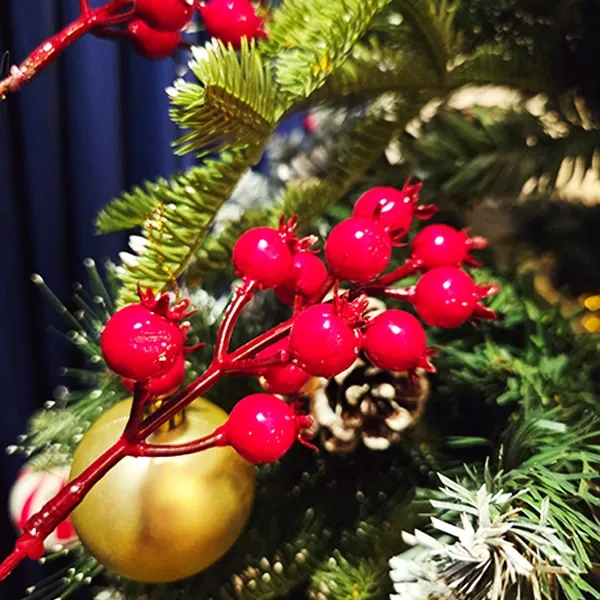 Yılbaşı Kırmızı Kokinalı Yapay Dal (70 cm - 1 Adet)