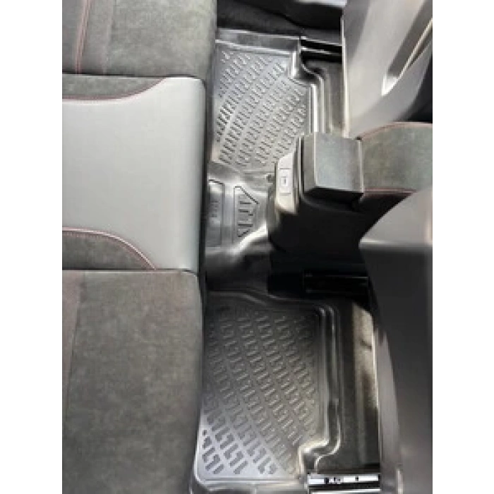 Alfa Romeo Junior Elettrica 2024 Sonrası Havuzlu Paspas