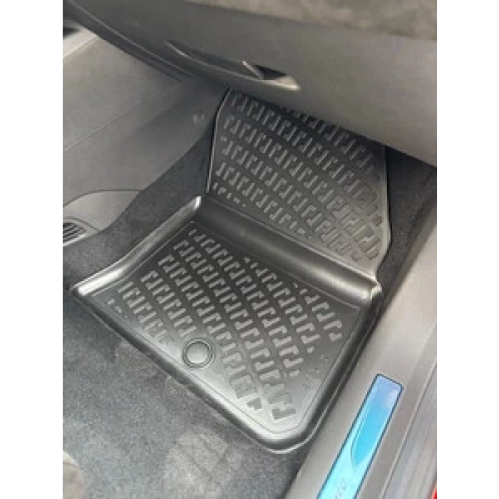 Alfa Romeo Junior Elettrica 2024 Sonrası Havuzlu Paspas