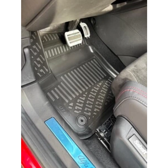 Alfa Romeo Junior Elettrica 2024 Sonrası Havuzlu Paspas