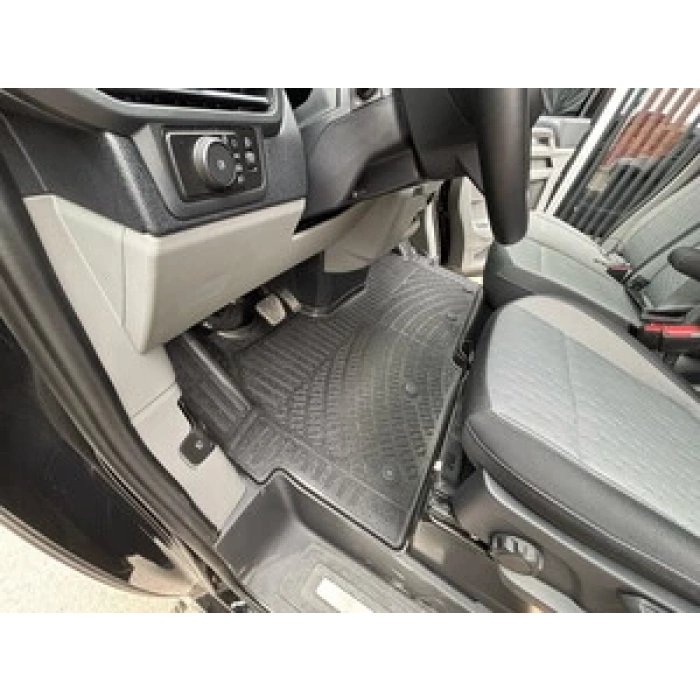 Ford Tourneo Custom 2024 Sonrası Havuzlu Paspas