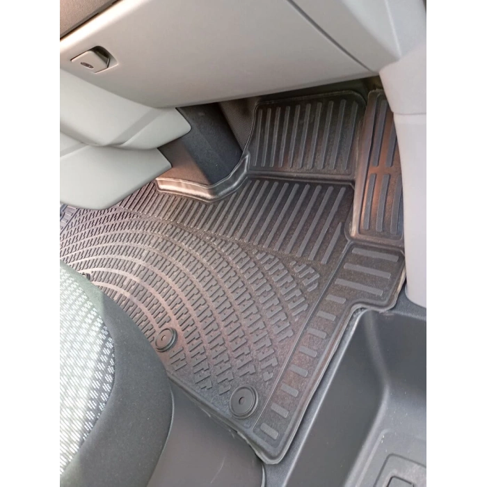 Ford Transit Custom (Kapalı Kasa) 2024 Sonrası Havuzlu Paspas