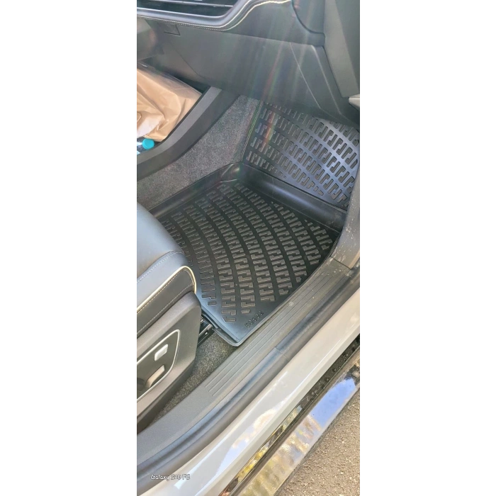 Renault Megane E-Tech 2022 Sonrası Havuzlu Paspas