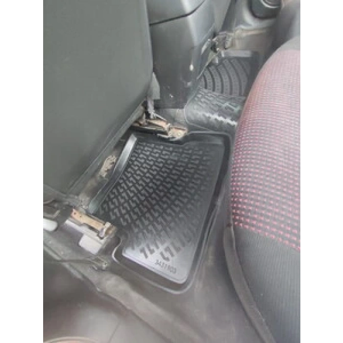 Mazda 3 2003-2009 Havuzlu Paspas