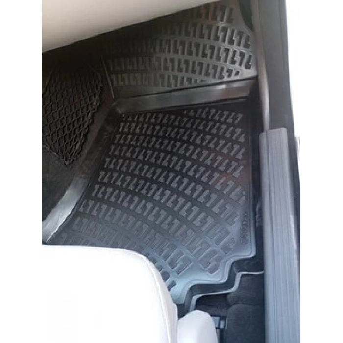 Mercedes-Benz C Serisi 2007-2014 W204 Havuzlu Paspas