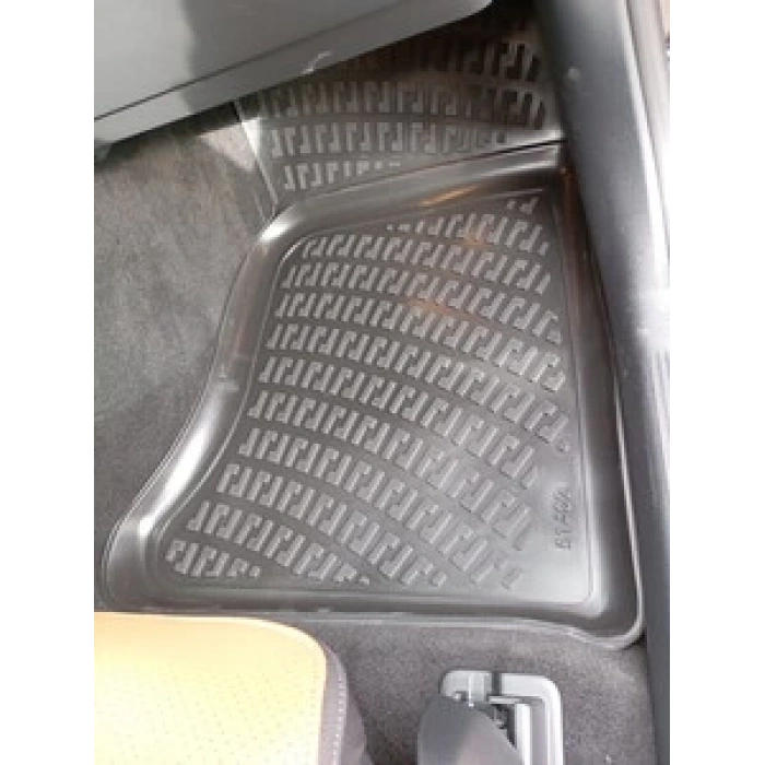 Mercedes-Benz GLC SUV 2023 Sonrası Havuzlu Paspas