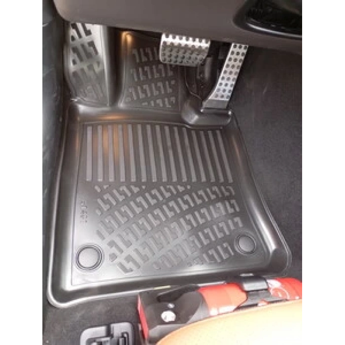 Mercedes-Benz GLC SUV 2023 Sonrası Havuzlu Paspas