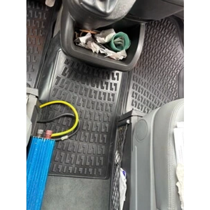 Mercedes-Benz Viano 2004-2014 Havuzlu Paspas