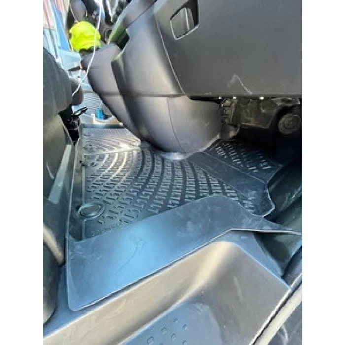 Opel Vivaro 2014-2019 Havuzlu Paspas