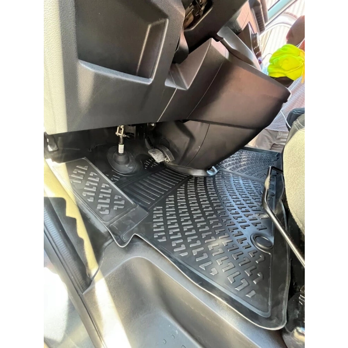 Renault Trafic 2014 Sonrası Havuzlu Paspas