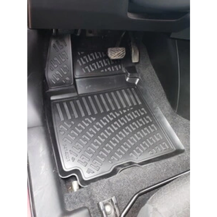 Suzuki Swift 2017 Sonrası Havuzlu Paspas