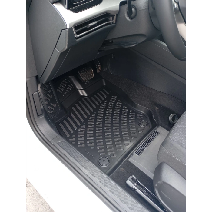 Volkswagen Golf 8 2019 Sonrası Havuzlu Paspas | e-Tsi