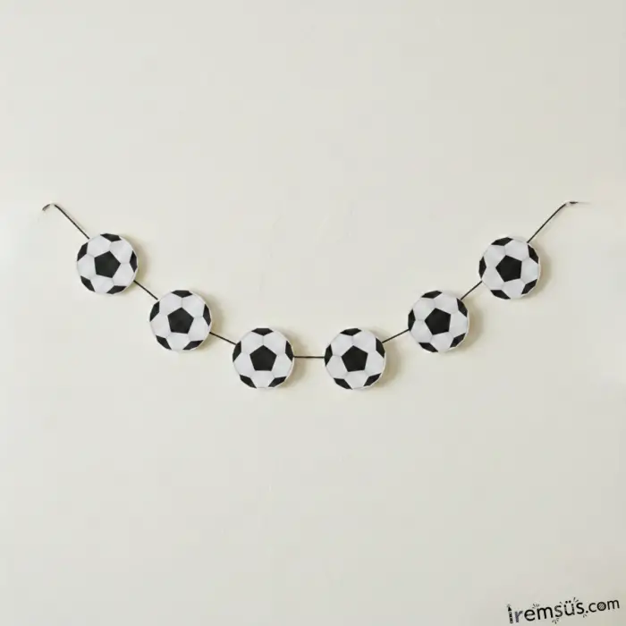 Siyah Beyaz Top Şekilli Dekoratif Banner 200 cm Doğum Günü Süslemesi