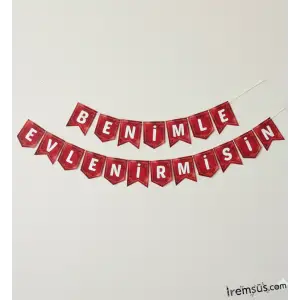 Benimle Evlenir misin Yazılı Kırmızı Renk Banner Evlilik Teklifi Organizasyon Süslemesi