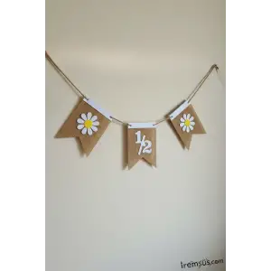 Papatya Konsept Yarım Yaş Partisi 1/2 Hasır Kumaş Banner Süsleme Yarış Yaş Süslemesi