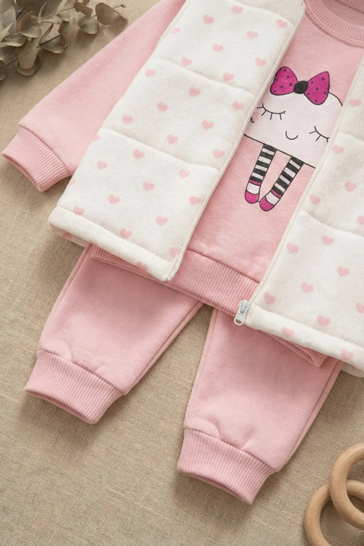 Kalp Desenli Yelekli Mevsimlik Kız Bebek Takım