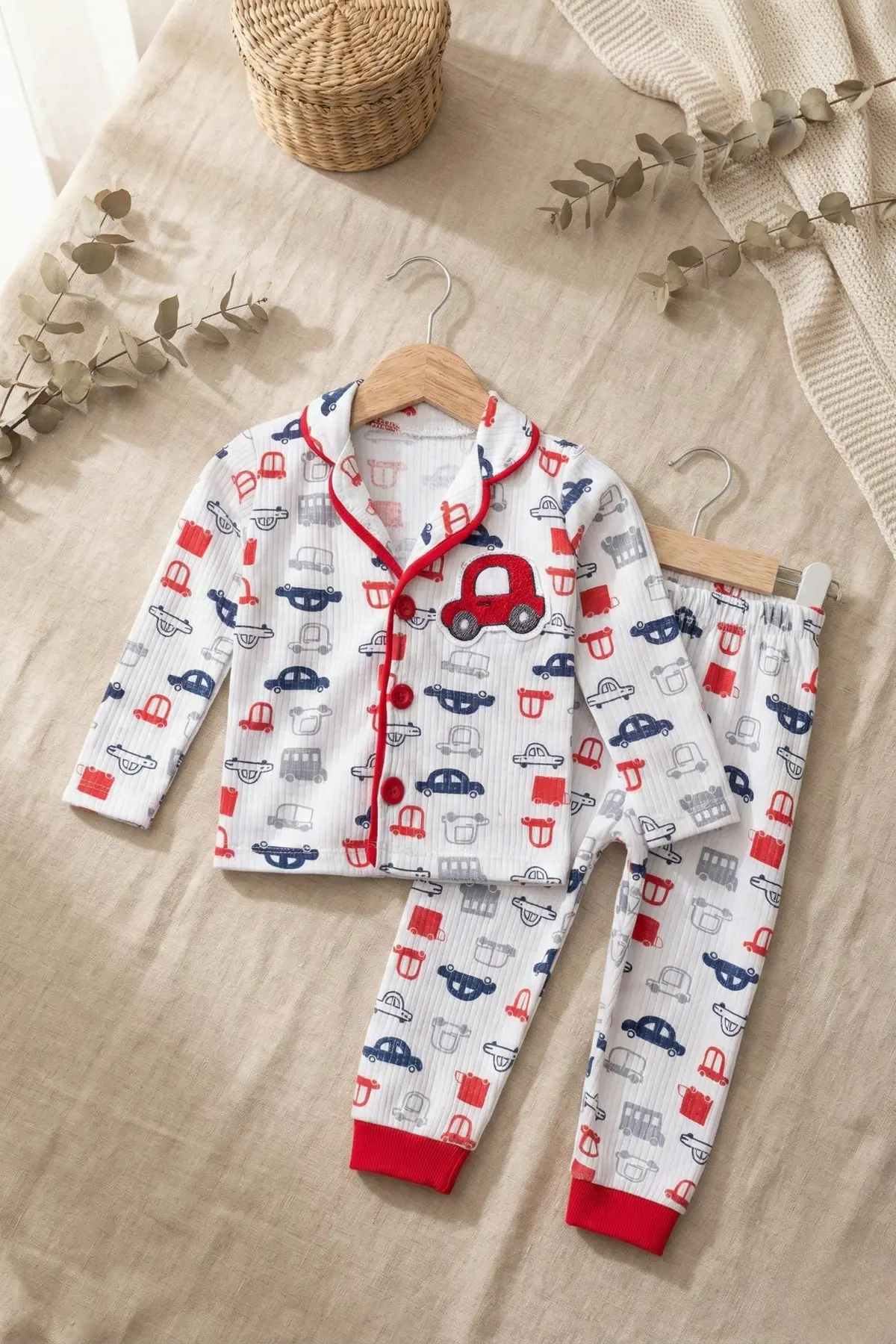 Araba Nakışlı % 100 Pamuk Yakalı Erkek Çocuk Pijama Takımı