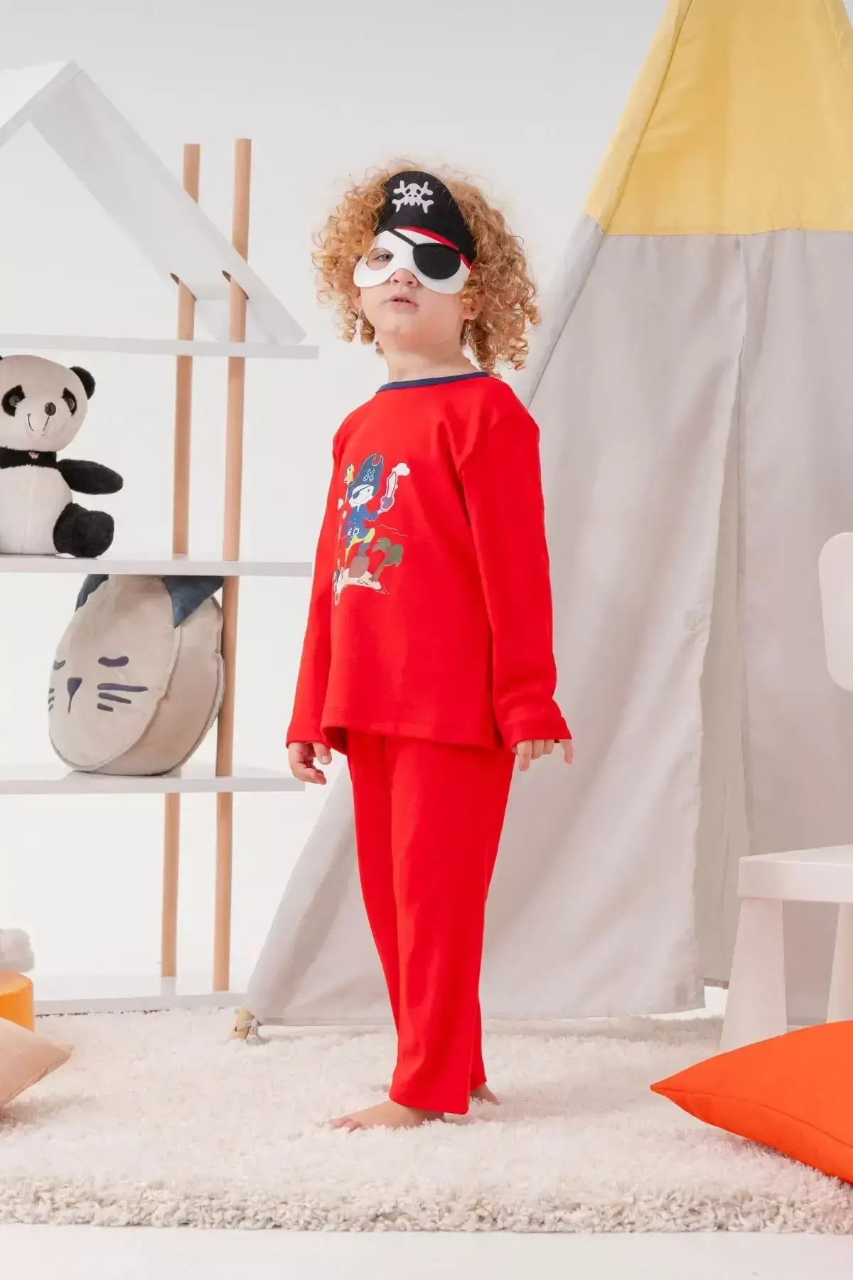 Korsan Desenli Çanta Ve Maskeli % 100 Pamuk Erkek Çocuk Pijama Takımı