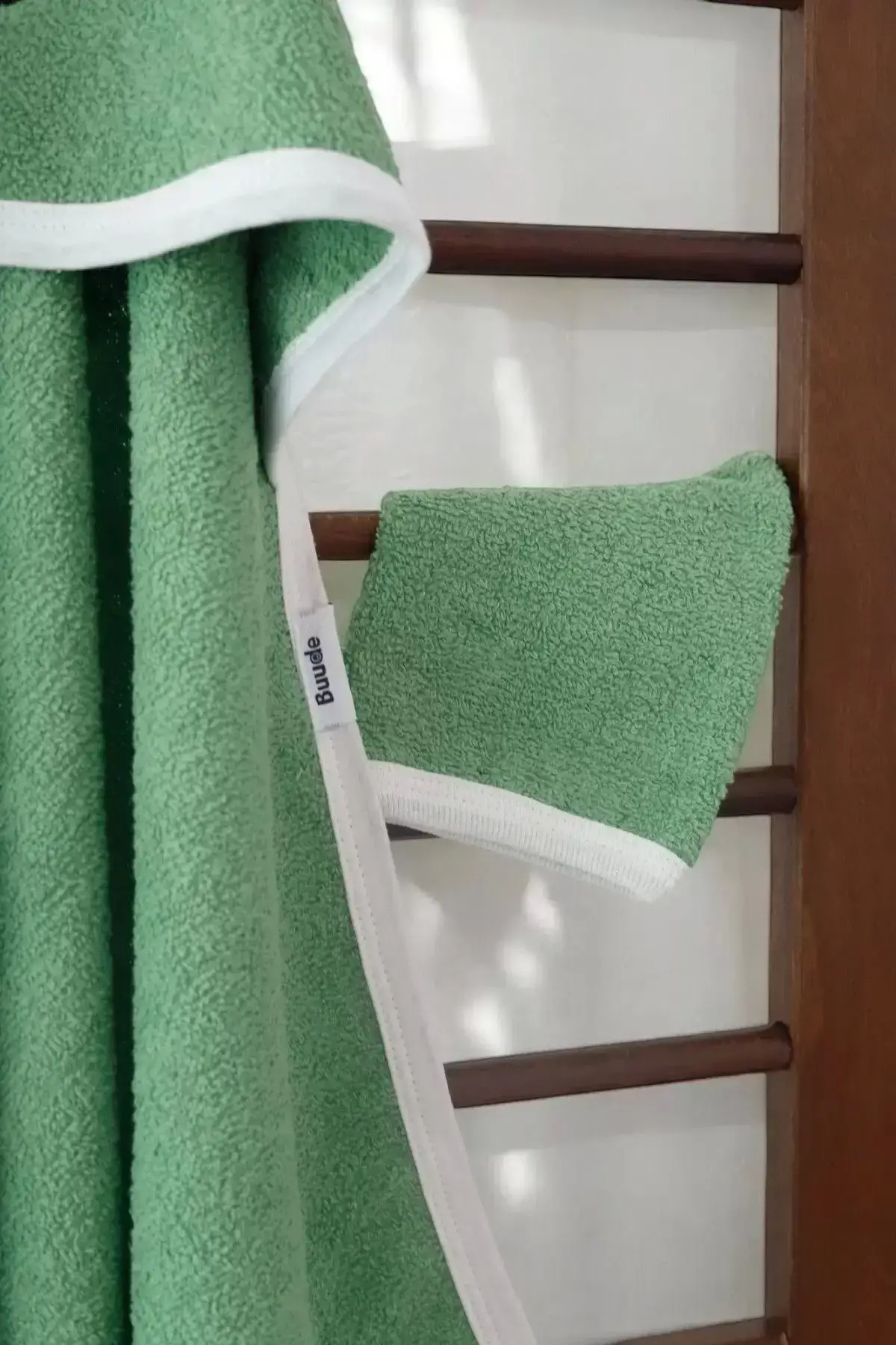Kurbağa Nakışlı Unisex Şapka Ve Keseli Bebek Banyo Havlusu