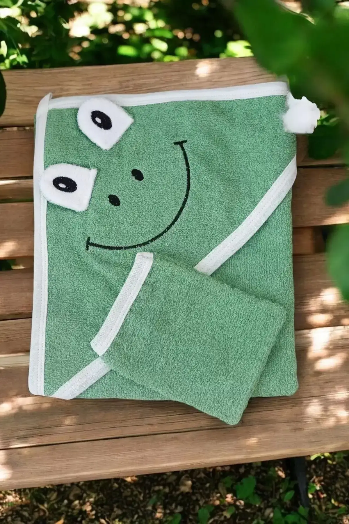 Kurbağa Nakışlı Unisex Şapka Ve Keseli Bebek Banyo Havlusu