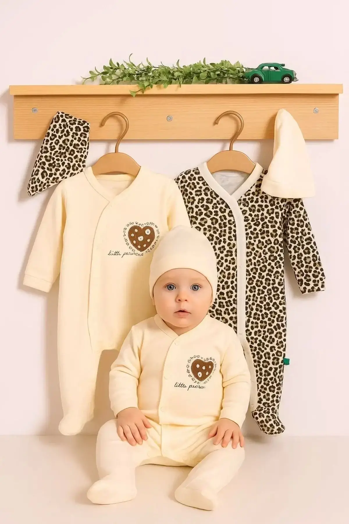 Leopar Desenli % 100 Pamuklu Kız Bebek 4lü Tulum Seti 0-6 Ay