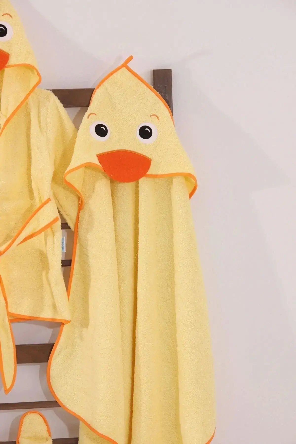 Ördek Figürlü 4 Parça Unisex Bornoz Seti 2-3 Yaş