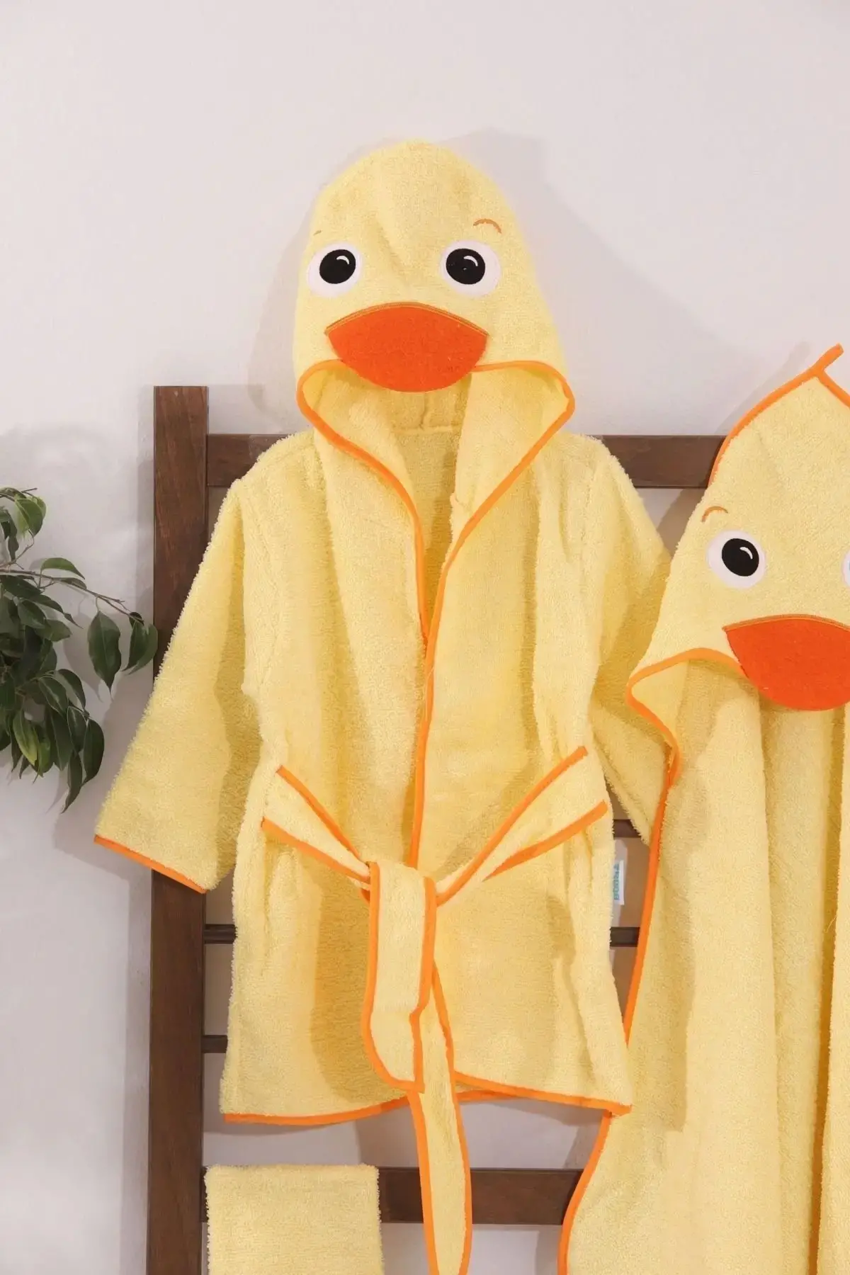 Ördek Figürlü 4 Parça Unisex Bornoz Seti 2-3 Yaş
