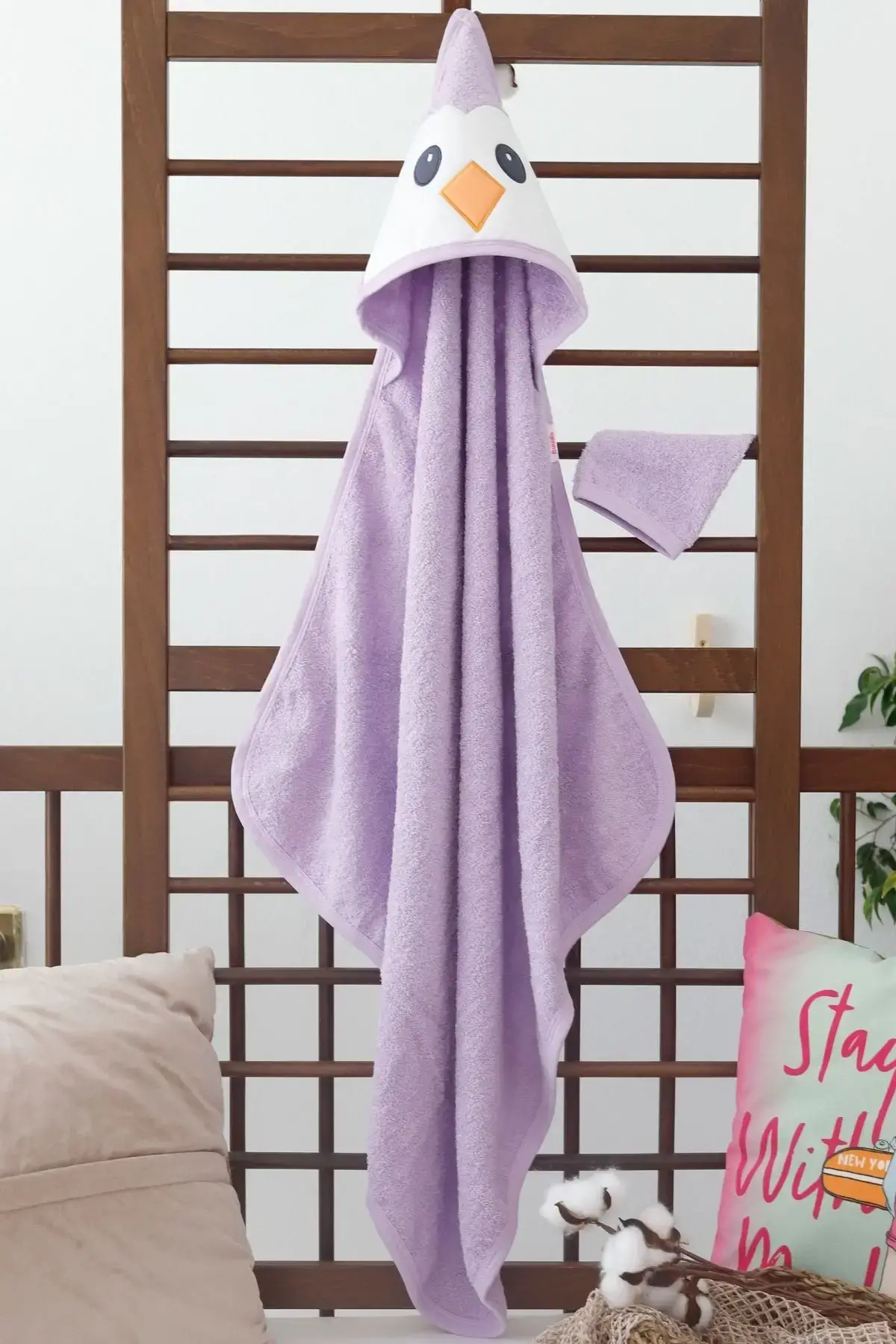 Penguen Nakışlı Unisex Şapka ve Keseli Bebek Banyo Havlusu