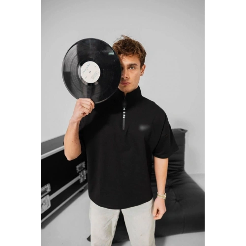 Logo Detay Fermuar Yaka Tshirt Siyah