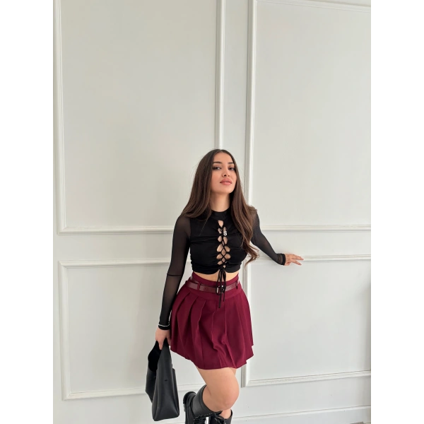 Pileli kemerli şortlu etek