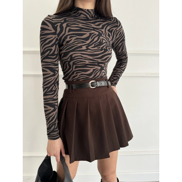 Pileli kemerli şortlu etek