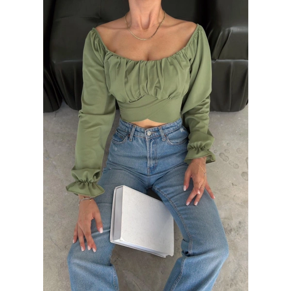 Altı çapraz büzgülü crop