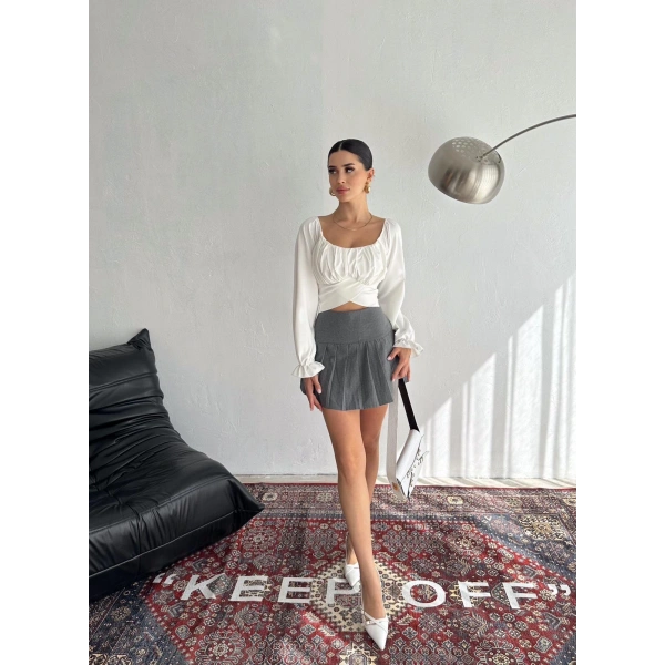 Altı çapraz büzgülü crop